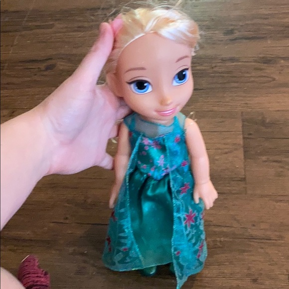Disney dolls (two) - Picture 15 of 16